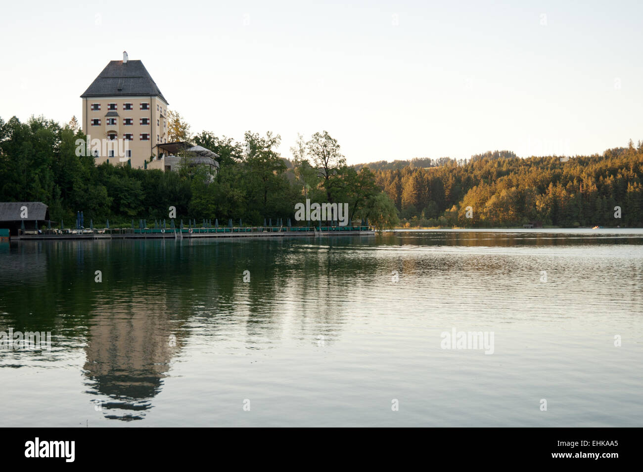 Schloss Fuschl im Abendlicht, Fuschlsee, Salzkammergut, Austria Foto Stock