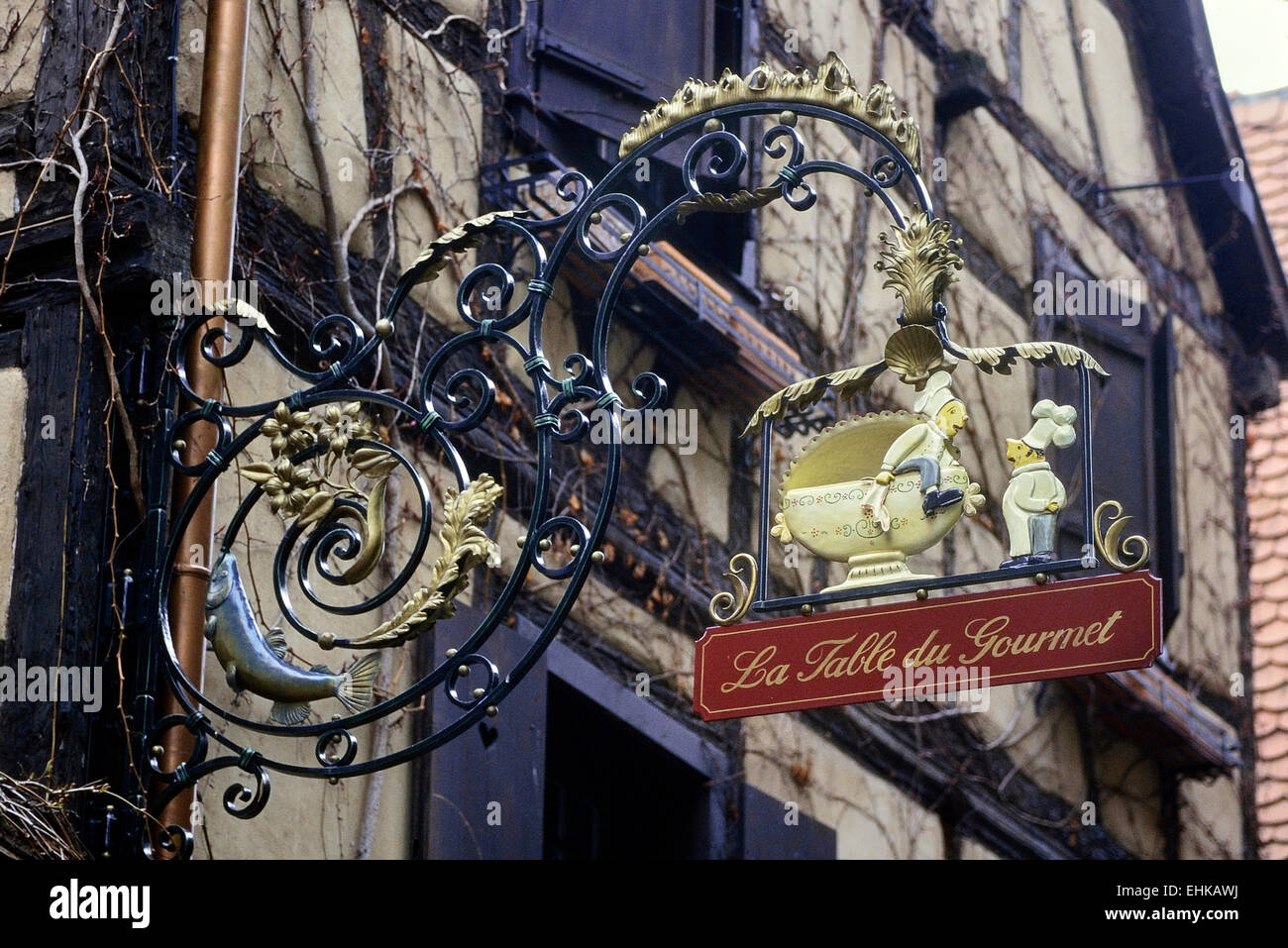 Ristorante decorativo segno. Riquewihr. Haut-Rhin. L'Alsazia. Francia Foto Stock