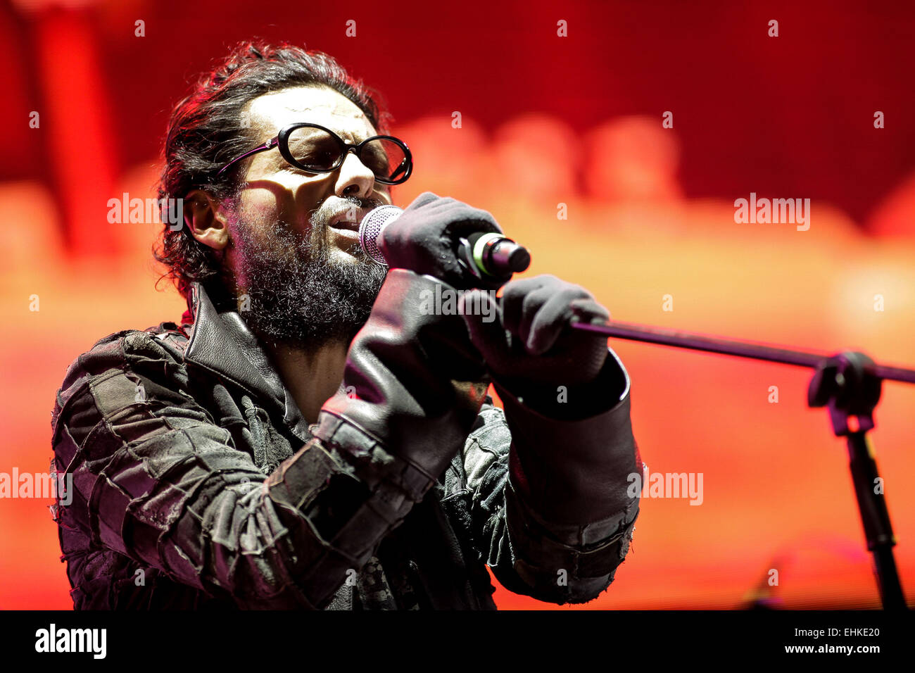 Bogotà, Colombia. Xiv Mar, 2015. Il Puerto Rican artista Draco Rosa compie durante il sesto " Picnic Estereo' Festival nella città di Bogotà, capitale della Colombia, il 14 marzo 2015. Credito: Jhon Paz/Xinhua/Alamy Live News Foto Stock