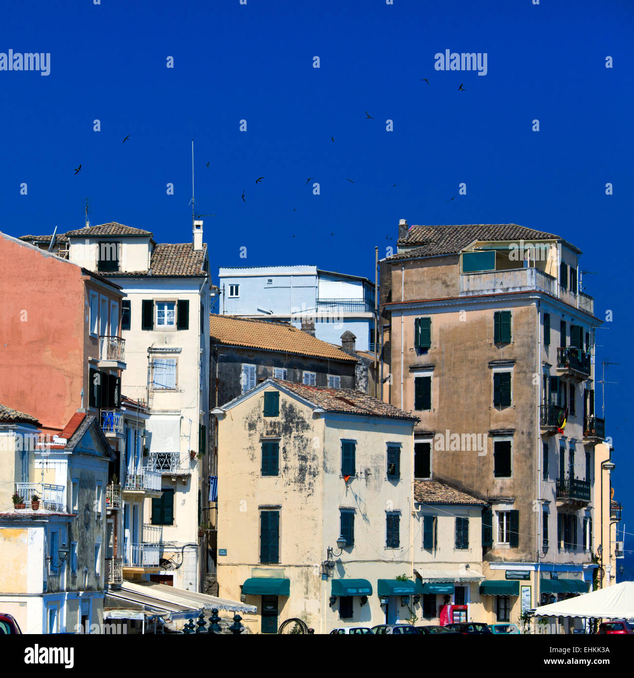 Tipici edifici nella città vecchia, Corfu, l'isola di Corfù, Grecia Foto Stock