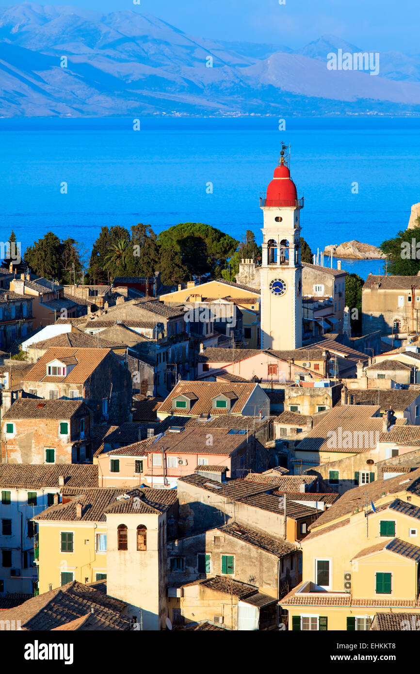 Vista aerea dalla vecchia fortezza sulla città con la nuova fortezza, Corfu, l'isola di Corfù, Grecia Foto Stock