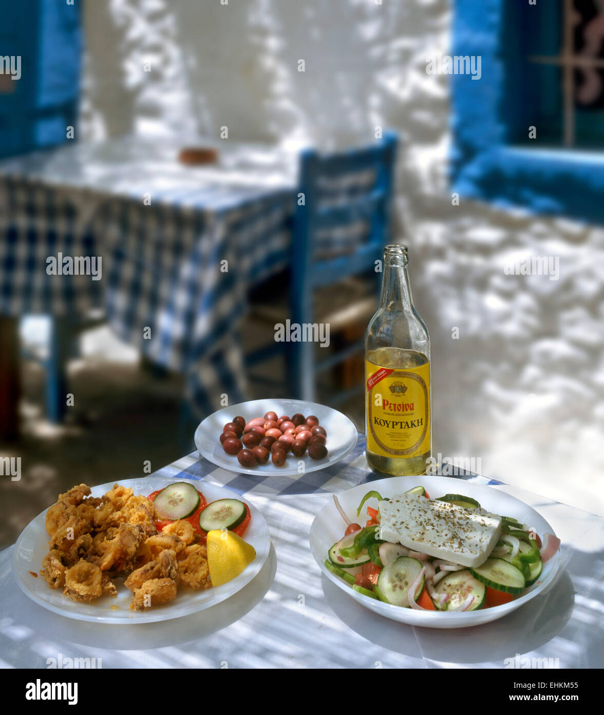 Greeek cibo e vino, ristorante tradizionale / Taverna, Zia Village, Kos Dodecaneso isole, Grecia Foto Stock