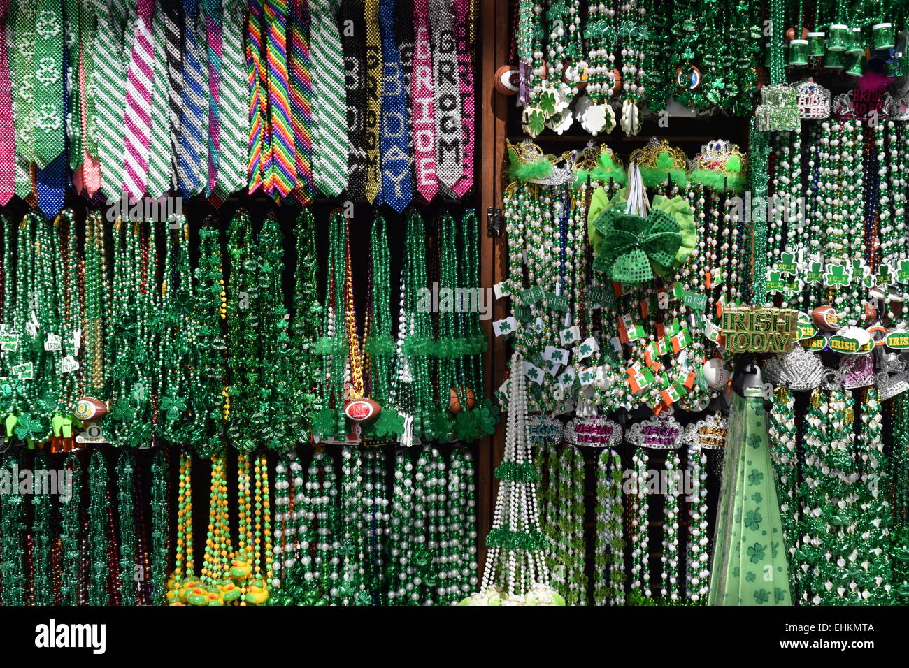 Novità poco costosi venduti per la festa di San Patrizio in America. Foto Stock