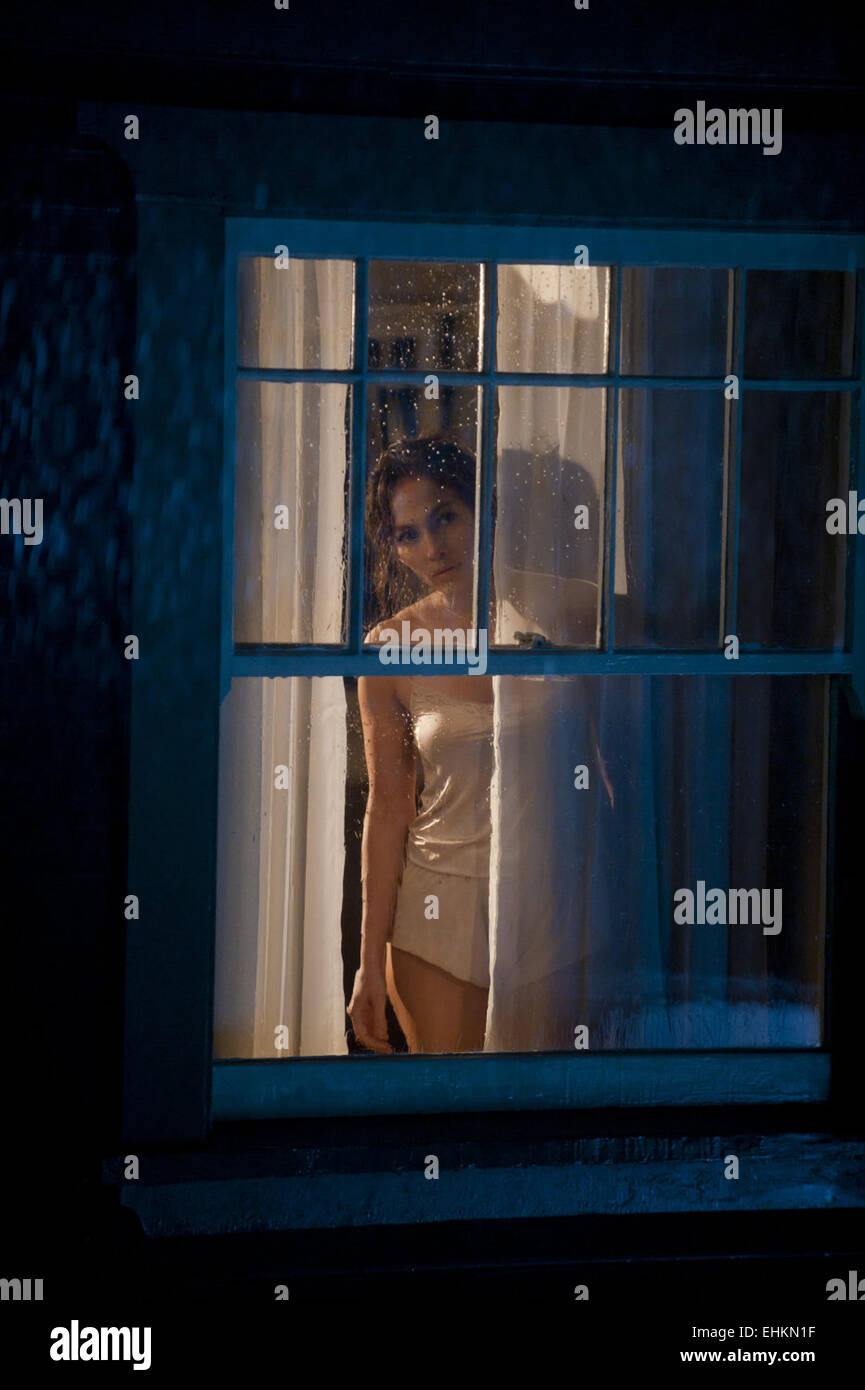 Il ragazzo della porta accanto è un 2015 American film thriller diretto da Rob Cohen e scritto da Barbara Curry. Il film stelle Jennifer Lopez, Ryan Guzman, John Corbett, Ian Nelson e Kristin Chenoweth. Foto Stock