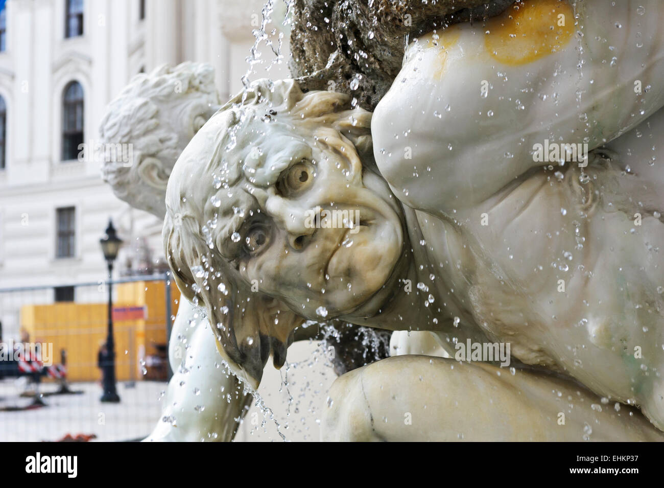 "Potere sulla terra' fontana da Edmund Hellmer nel 1897 come parte del Palazzo di Hofburg a Vienna, in Austria. Foto Stock