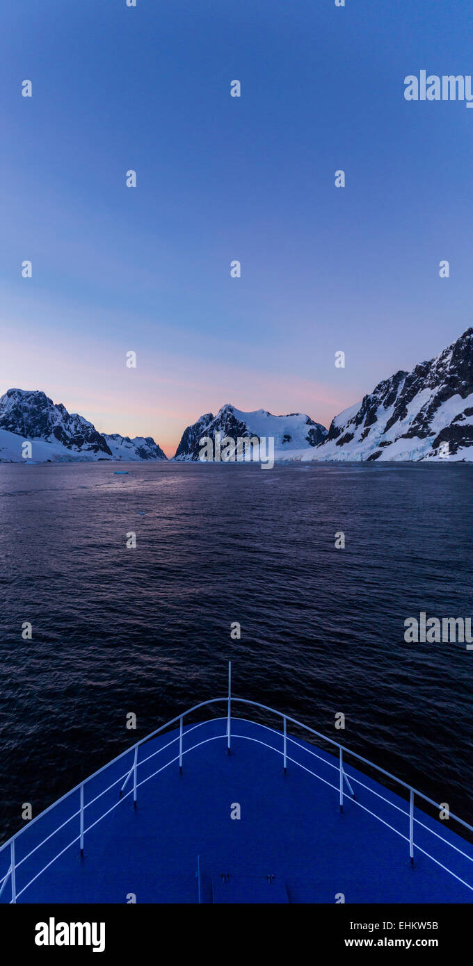 Sunrise, Lemaire Channel, Antartide Foto Stock