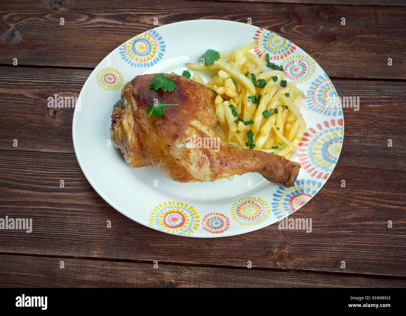 Kip ha incontrato frieten - piatto tradizionale in Belgio il pollo fritto con patate fritte Foto Stock