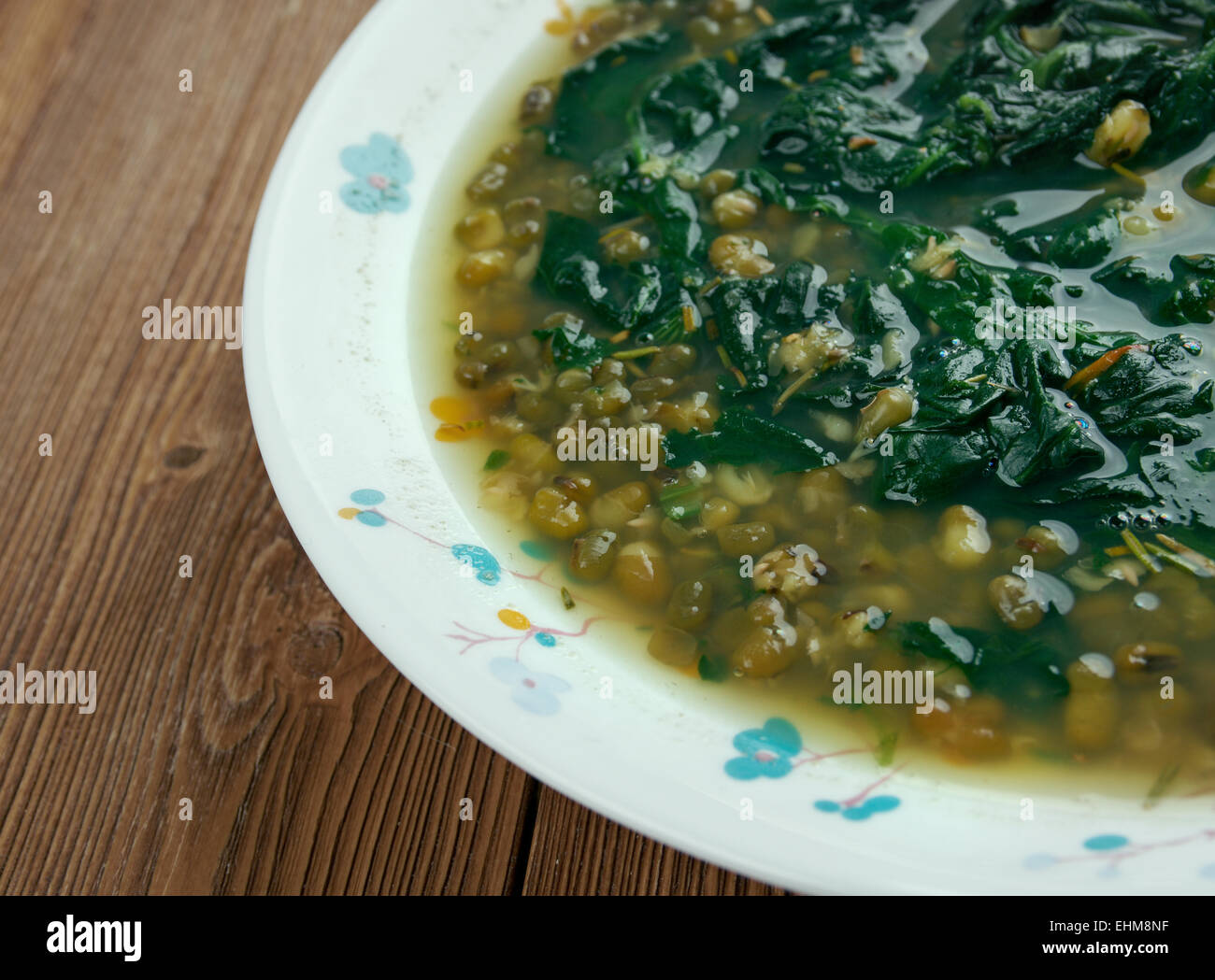 Moong Palak Dal - piatto indiano con spinaci e moong dal Foto Stock