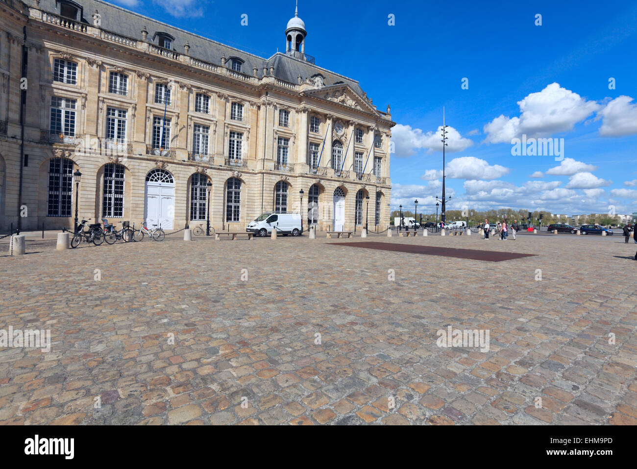 Place de la Bourse (1745-1747, progettato da Jacques-Ange Gabriel), Bordeaux, Francia Foto Stock