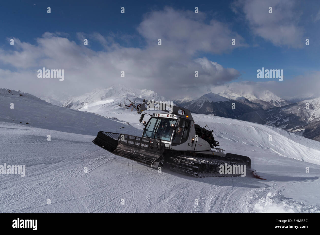 Il gatto delle nevi al Venet, valle di Arlberg sul retro, Zams, Tirolo, Austria Foto Stock