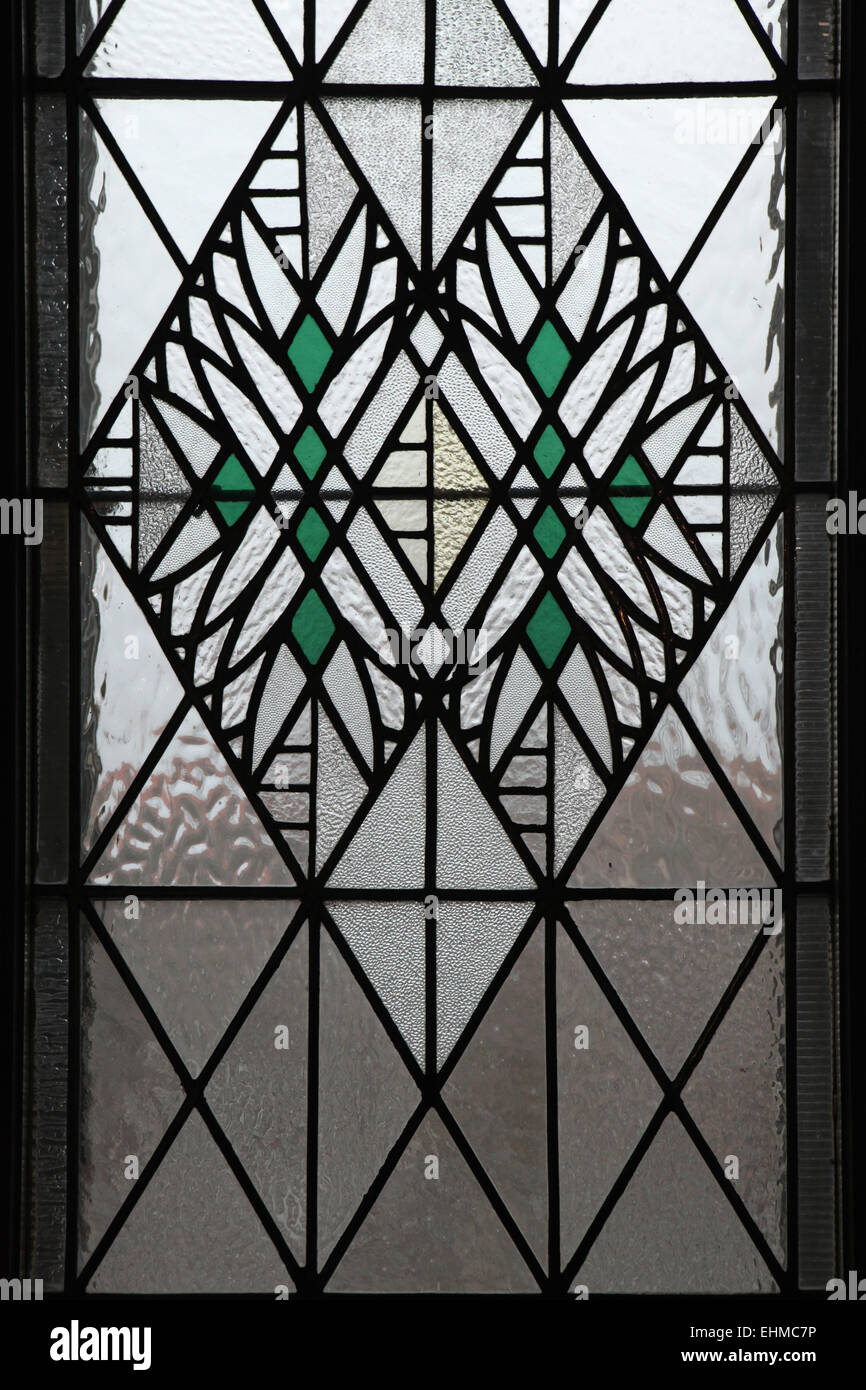 Art Nouveau finestra da artista ceco Frantisek Kysela nel museo della Boemia orientale a Hradec Kralove, Repubblica Ceca. Foto Stock