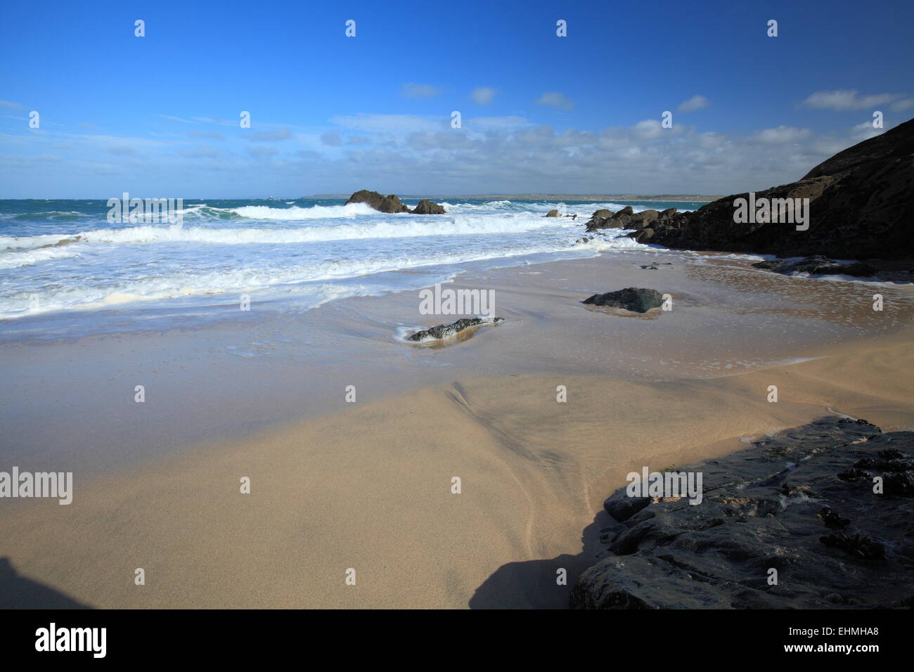 Inizio della primavera vista su St Ives bay da Porthgwidden Beach, St Ives, West Cornwall, England, Regno Unito Foto Stock