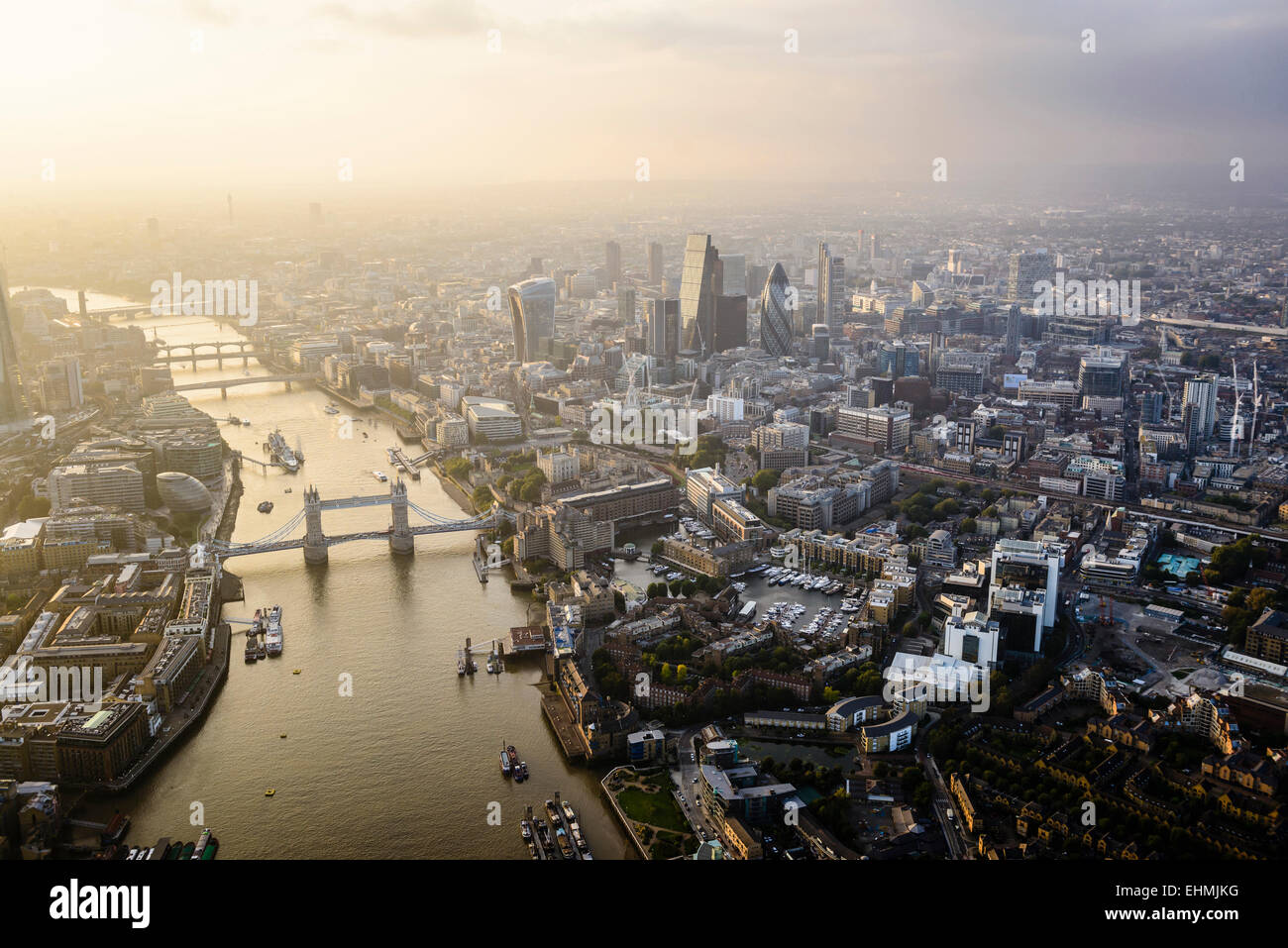 Vista aerea di Londra la città e il fiume, Inghilterra Foto Stock