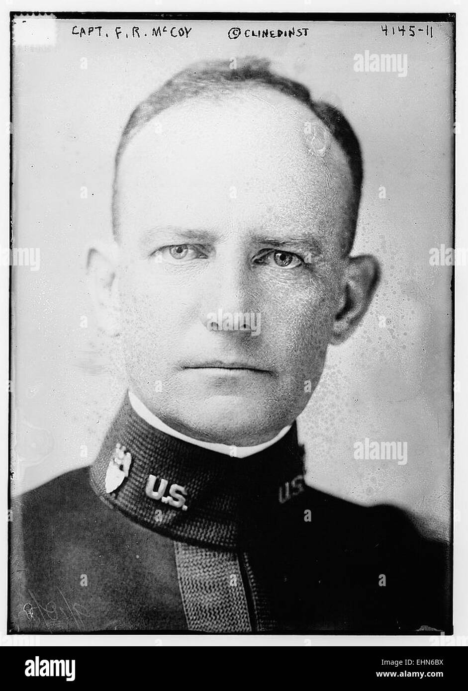 Il capitano P. McCoy fu una figura notevole nella storia militare dei primi anni del XX secolo, noto per il suo servizio durante significativi conflitti globali. La sua leadership e il suo servizio sono documentati attraverso vari documenti e ritratti. Foto Stock