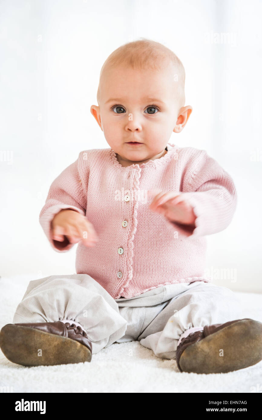 7-mese-vecchio bambina. Foto Stock