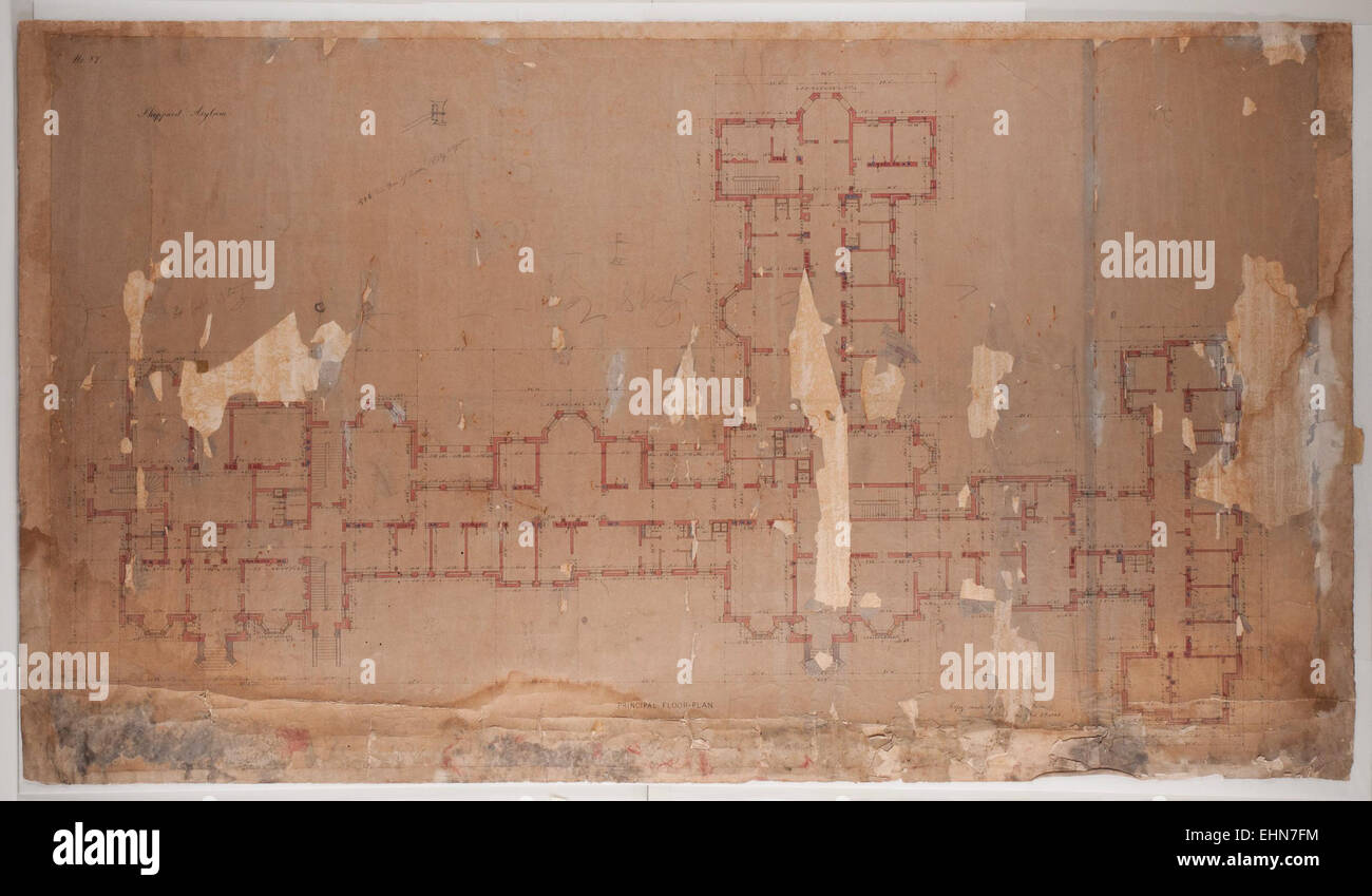 Questa planimetria architettonica del Sheppard Asylum, una struttura storica per la salute mentale, mostra la disposizione del piano principale dell'edificio. Il piano illustra il progetto per la cura dei pazienti e le aree di amministrazione all'interno dell'asilo, riflettendo le pratiche di assistenza sanitaria mentale del XIX secolo. Foto Stock