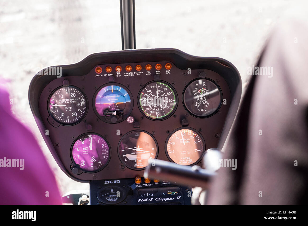 Il cockpit di un Robinson R44 Clipper 2 elicottero in Mew Zelanda Foto Stock