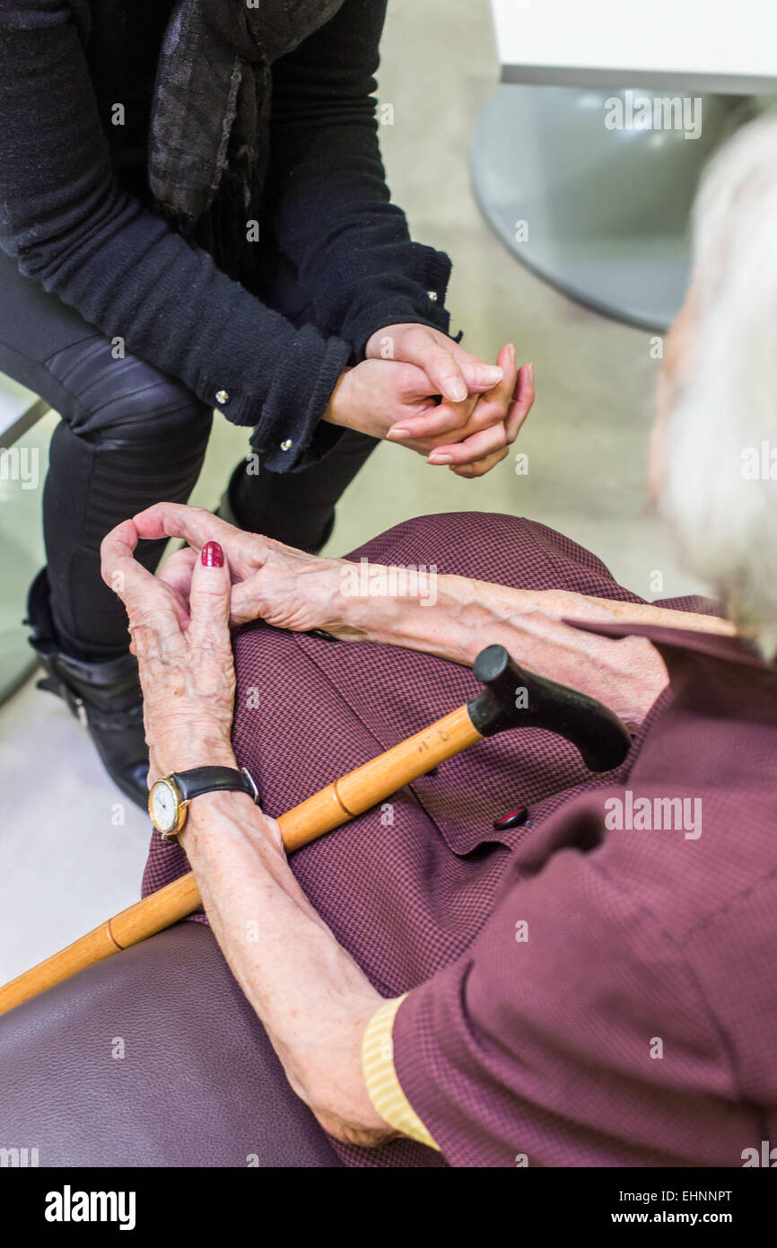 Casa residenziale per il morbo di alzheimer anziano. Foto Stock