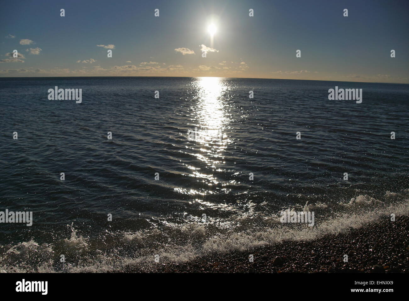 La luce del sole sul mare Foto Stock
