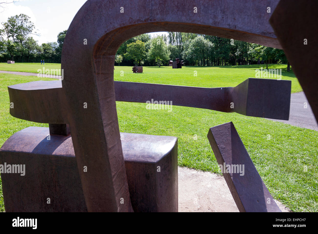 Sculture moderne di Eduardo Chillida Juantegui nel museo Chillida Leku. Foto Stock