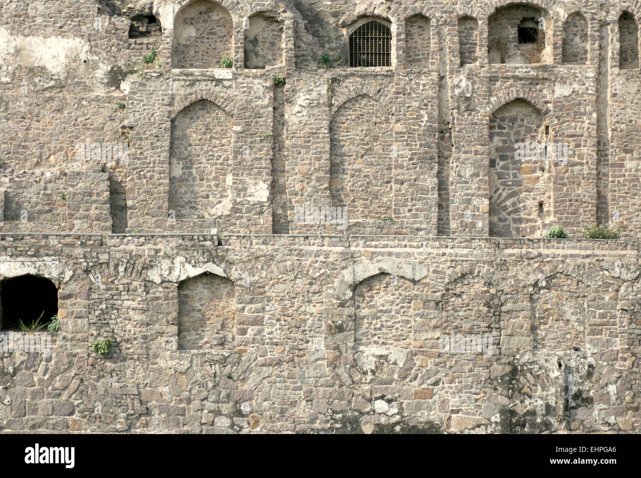 Dettagli architettonici di 400 anno vecchio rovinato Golconda fort,Hyderabad, India Foto Stock