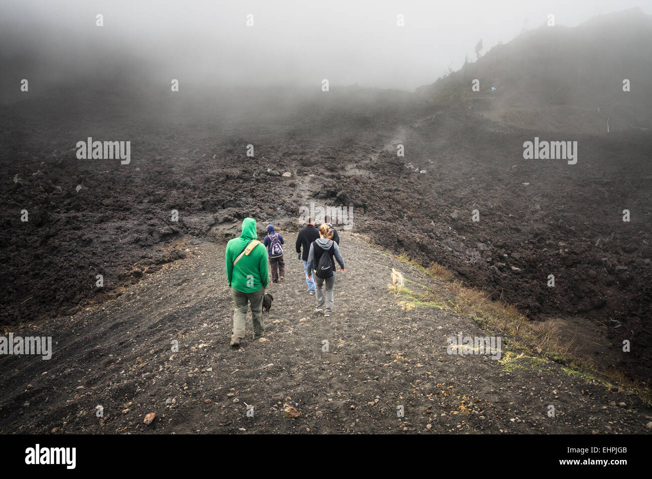 Nel cratere del vulcano Pacaya, Guatemala Foto Stock