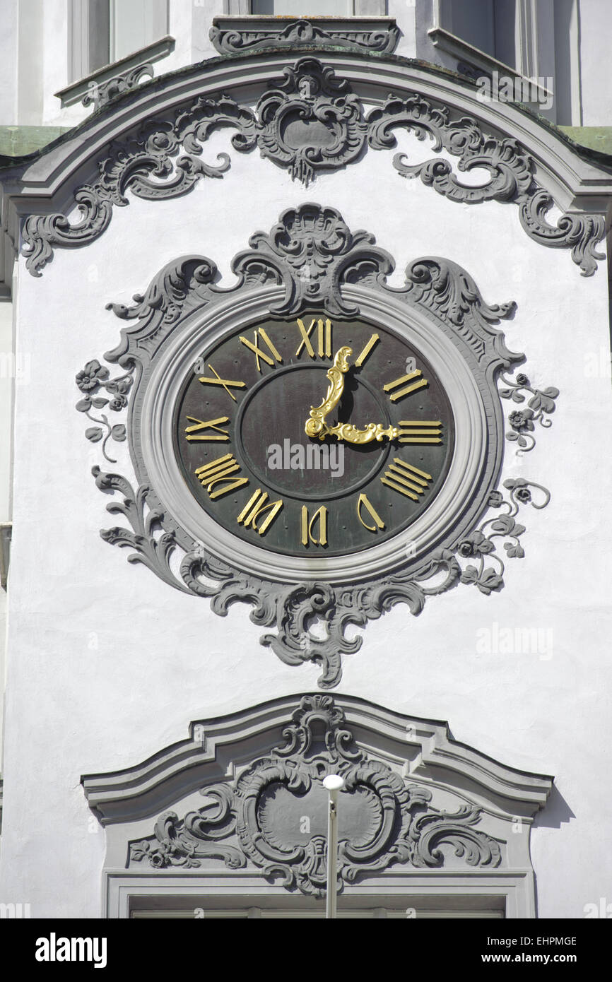Antico orologio a city hall in Baviera Foto Stock
