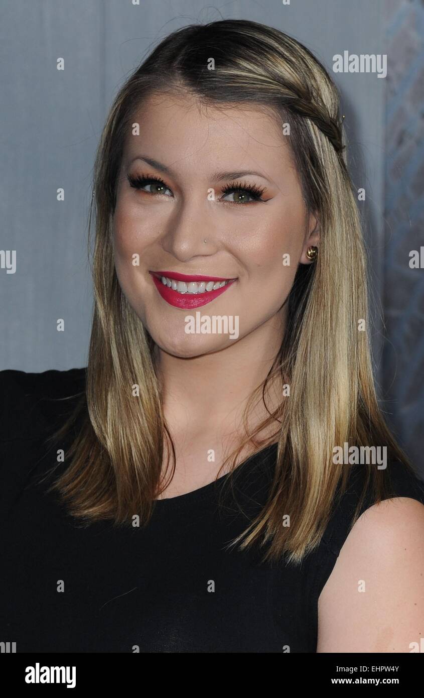 New York, NY, STATI UNITI D'AMERICA. 16 Mar, 2015. Jessi sorrisi a arrivi per la serie divergenti: Premiere di insorti, Ziegfeld Theatre di New York, NY Marzo 16, 2015. Credito: Kristin Callahan/Everett raccolta/Alamy Live News Foto Stock