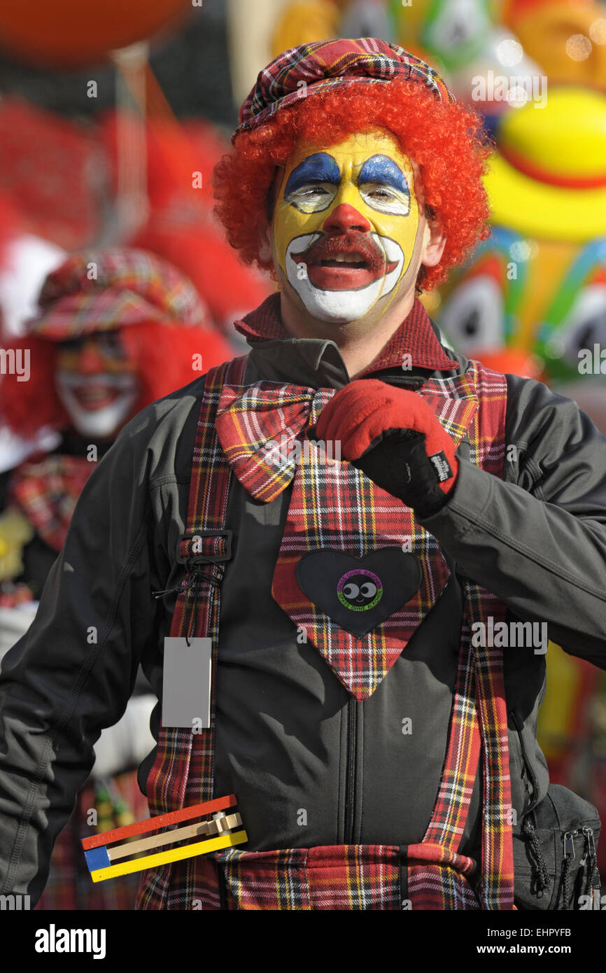 Clown al pubblico la sfilata di carnevale in Baviera Foto Stock