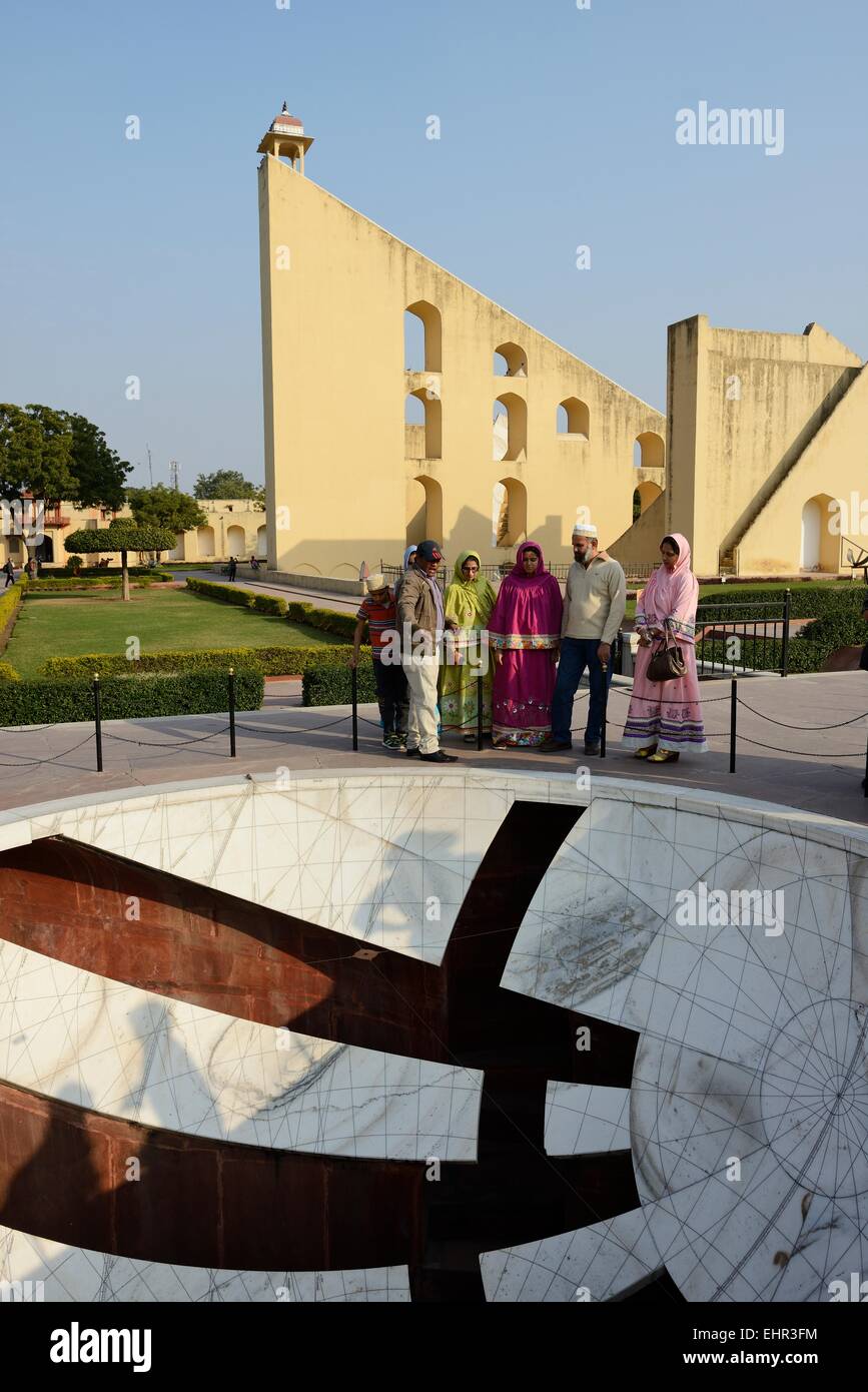 India Rajasthan, Jaipur, Jantar Mantar osservatorio astronomico, tour guidato Foto Stock