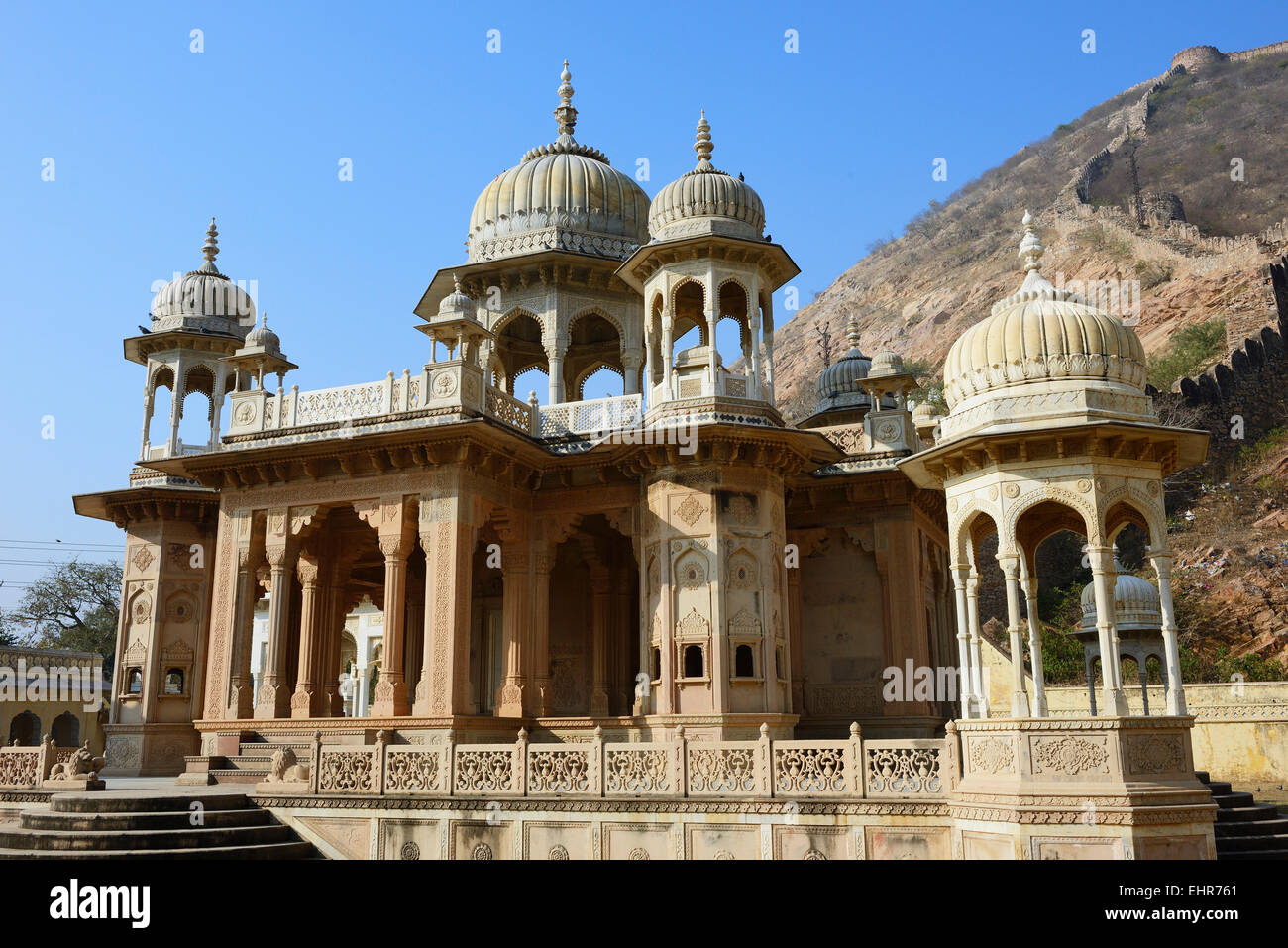 India Rajasthan, Jaipur, Gaitor cenotafio eretto nel luogo di cremazione dei maharajas Foto Stock