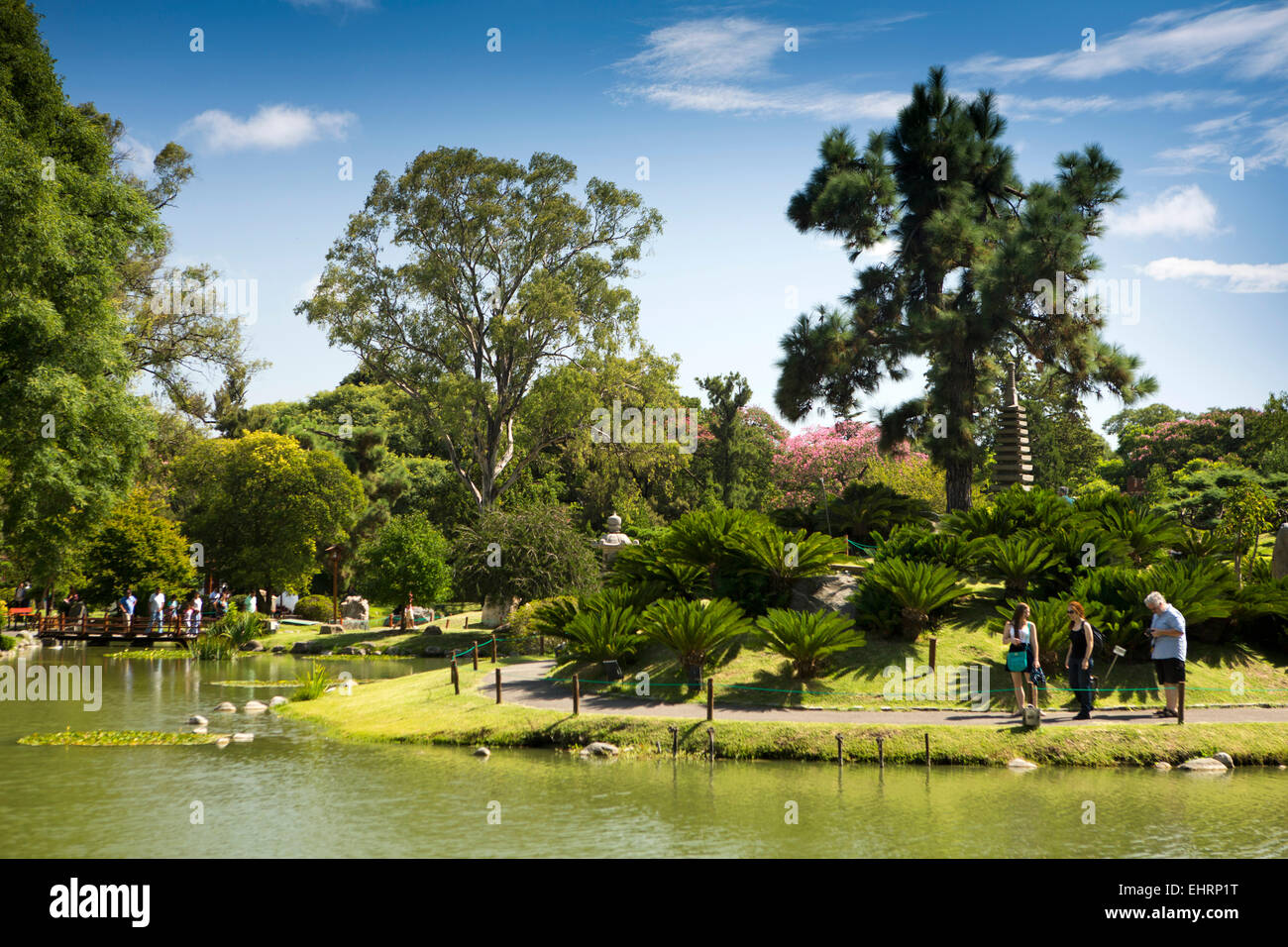 Argentina, Buenos Aires, Parque del Retiro, il Giardino Giapponese, Jardin Japones, isola del lago Foto Stock