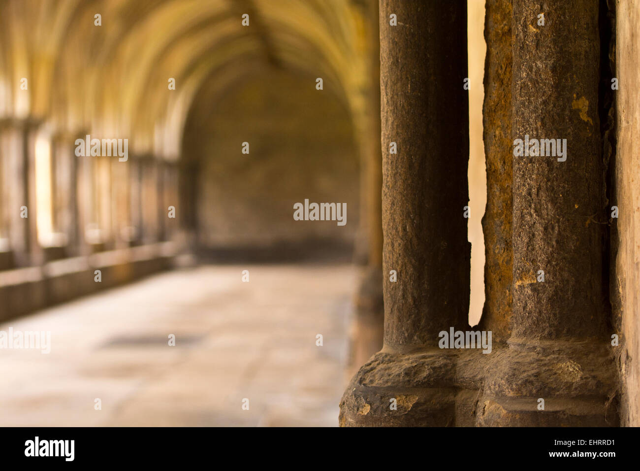 Indossato il vecchio lavoro di pietra pilastro Foto Stock