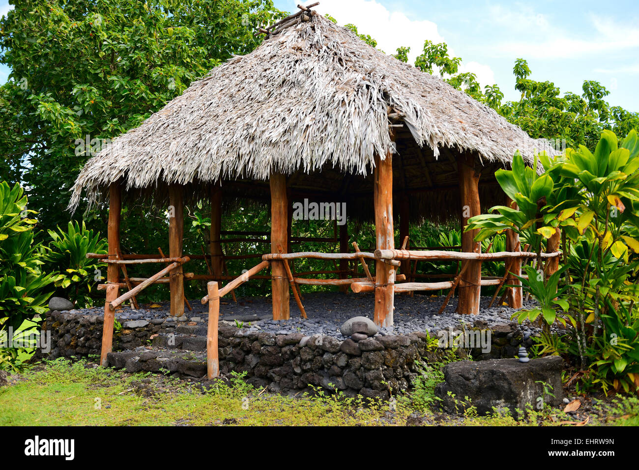Hale Ho'okipa o Welcome house entro Kahanu nazionale Giardino Tropicale Giardino Botanico, Hana Costa, Maui, Hawaii, STATI UNITI D'AMERICA Foto Stock