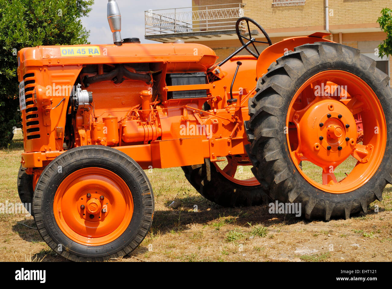Fiera agricola di vecchi trattori del 50s e 60s. Agro Pontino valley, Italia centrale. Foto Stock