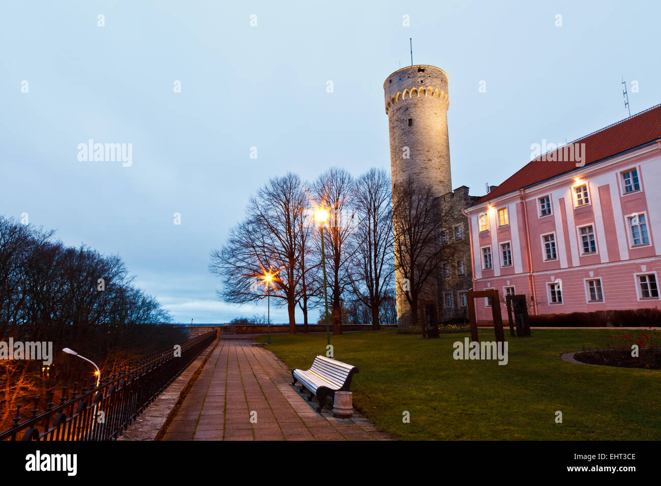 Mattinata a lungo la torre Herman a Tallinn in Estonia Foto Stock