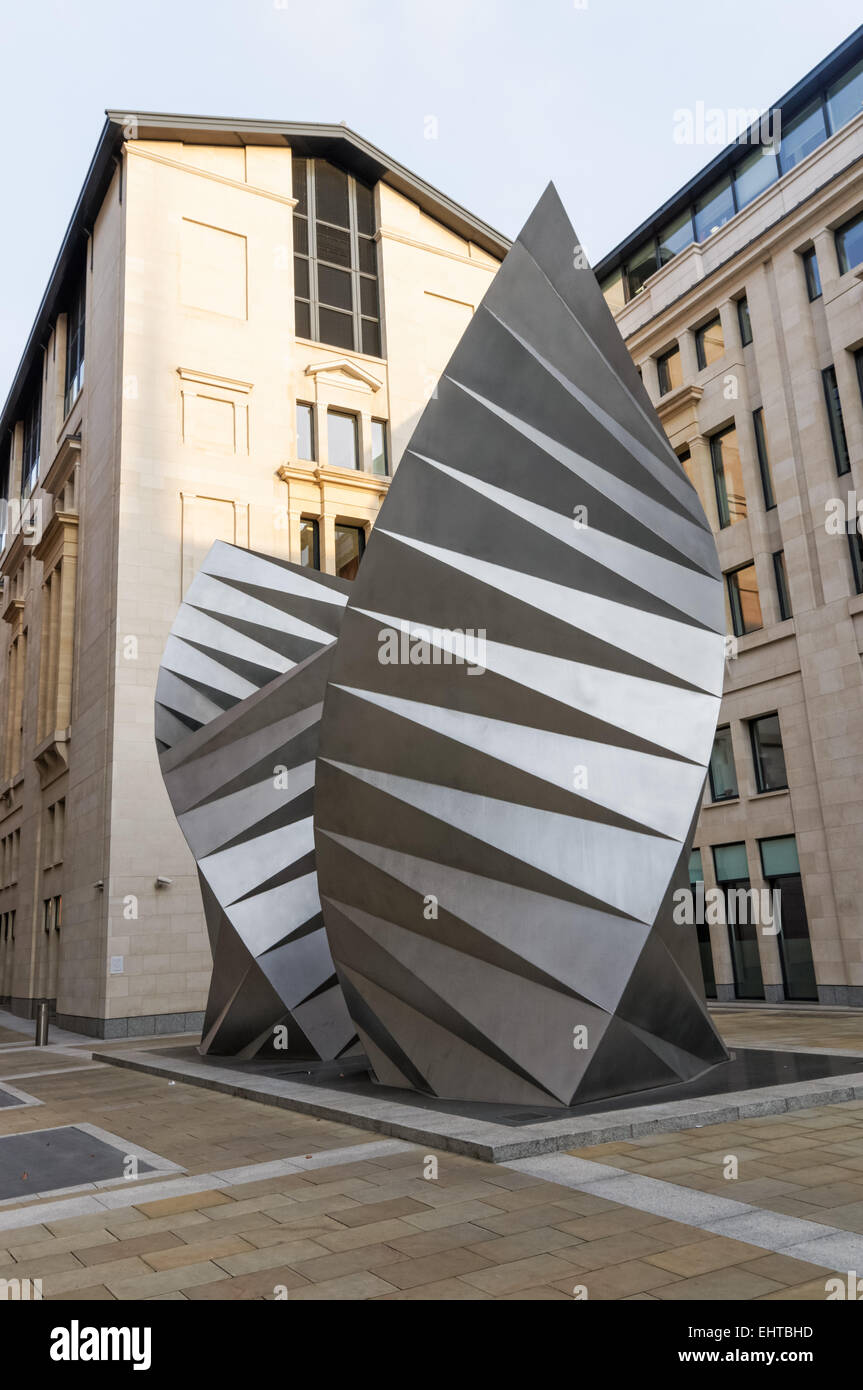 Paternoster Vents o Angel's Wings scultura in acciaio per esterni di Thomas Heatherwick a Paternoster Square a Londra Inghilterra Regno Unito Foto Stock