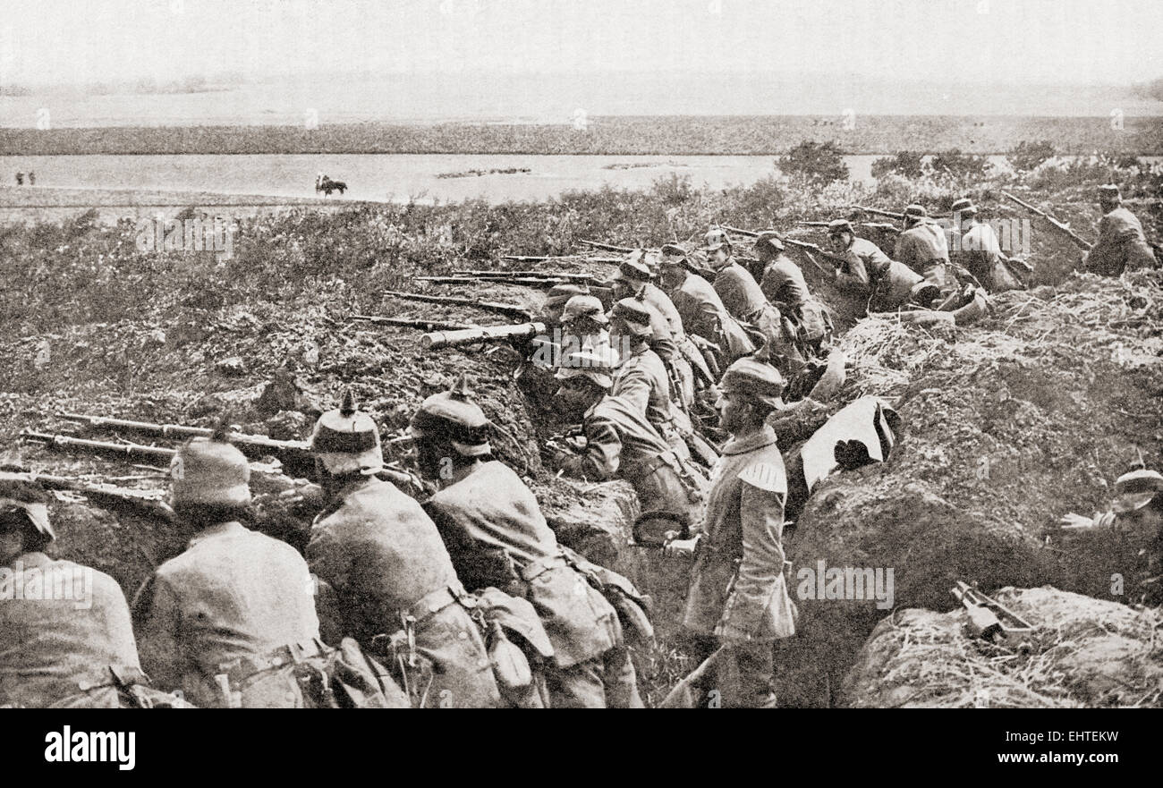 Consolidate i soldati tedeschi attendono l arrivo dei belgi durante la Prima Guerra Mondiale. Foto Stock