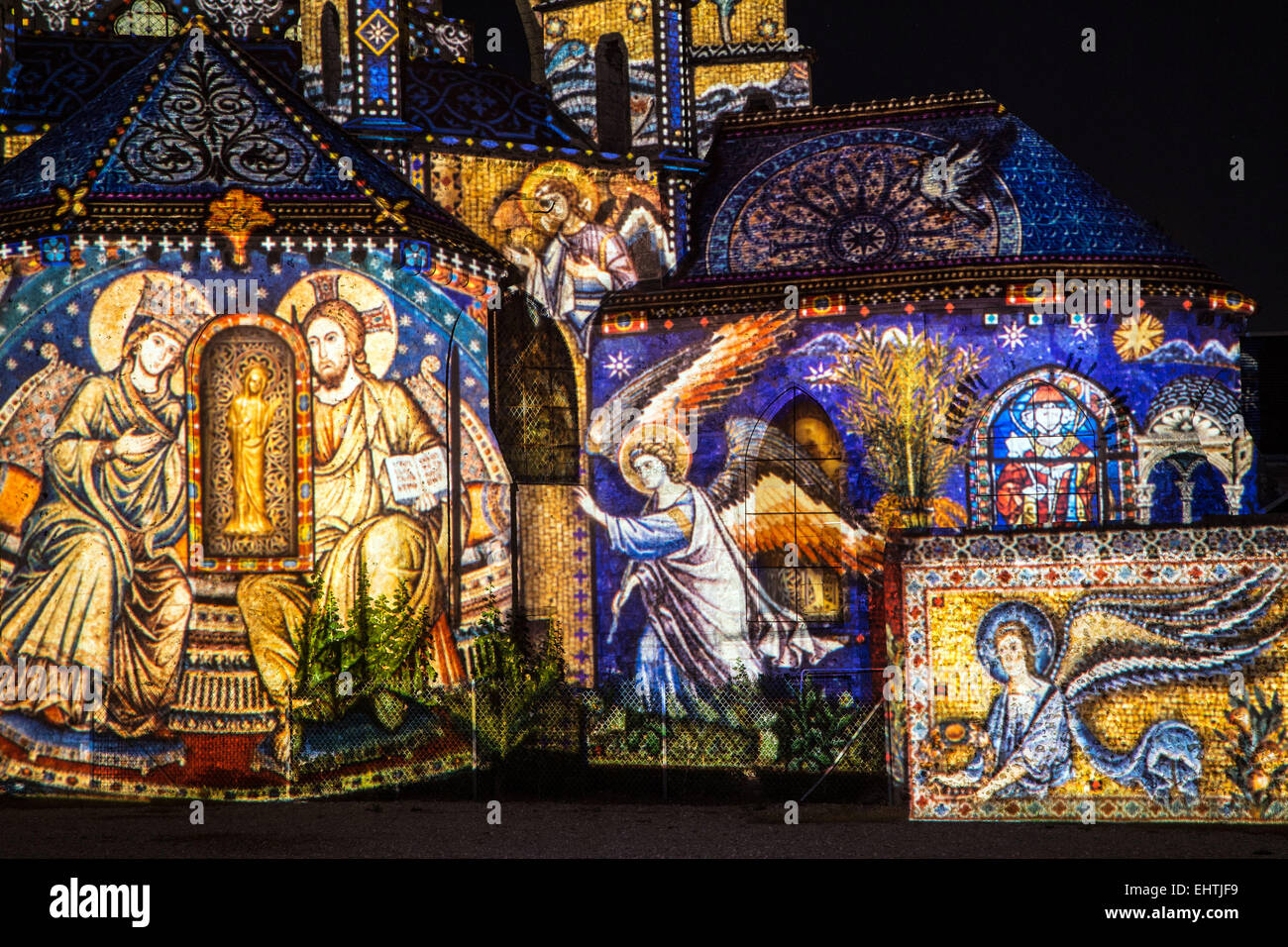 "CHARTRES IN LUCI' mostra presso la CATTEDRALE DI NOTRE-DAME DI CHARTRES, (28) EURE-ET-LOIR, centro, Francia Foto Stock