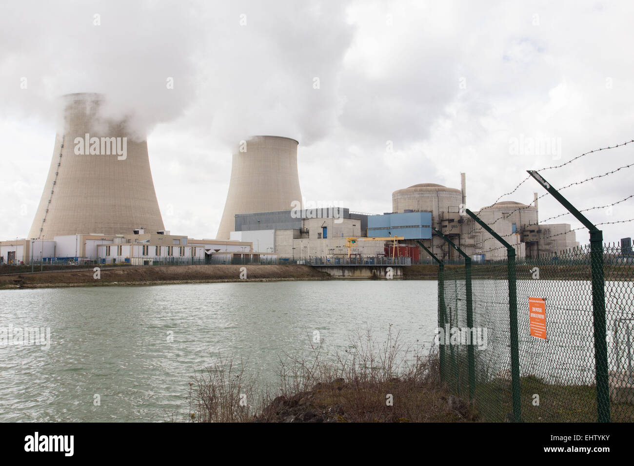 Illustrazione dell'energia nucleare, la centrale nucleare di Nogent-sur-Seine, AUBE (10), CHAMPAGNE-ARDENNE, Francia Foto Stock