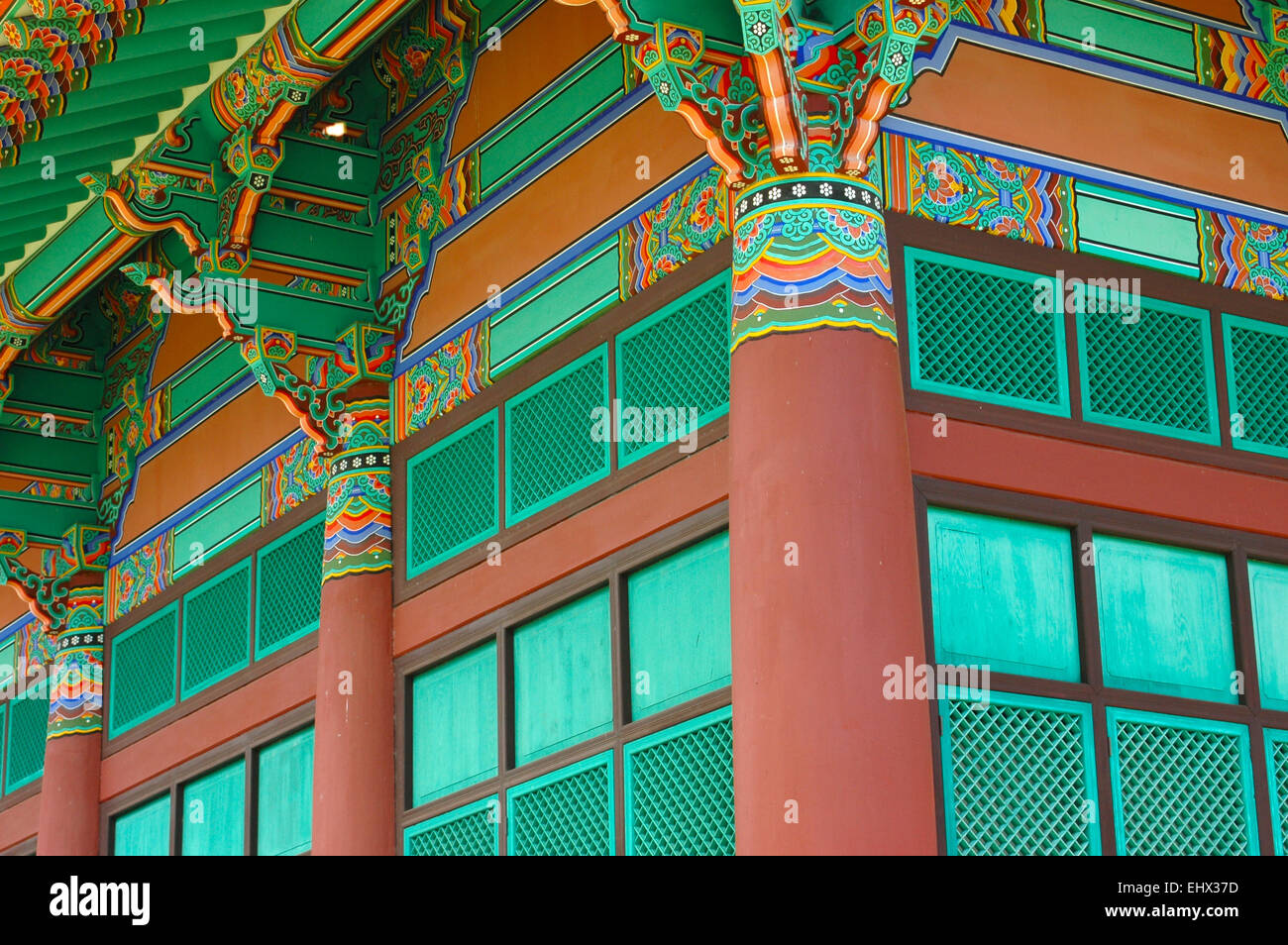 Immagine di viaggio di dettaglio di colorati architettura Coreana Foto Stock