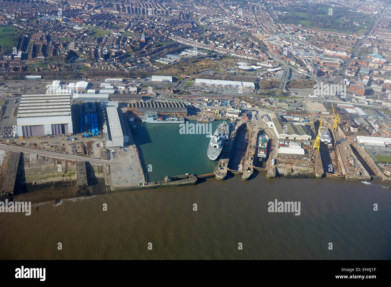 Cammell Laird shipyard, Birkenhead, fiume Mersey, Merseyside North West England Regno Unito Foto Stock