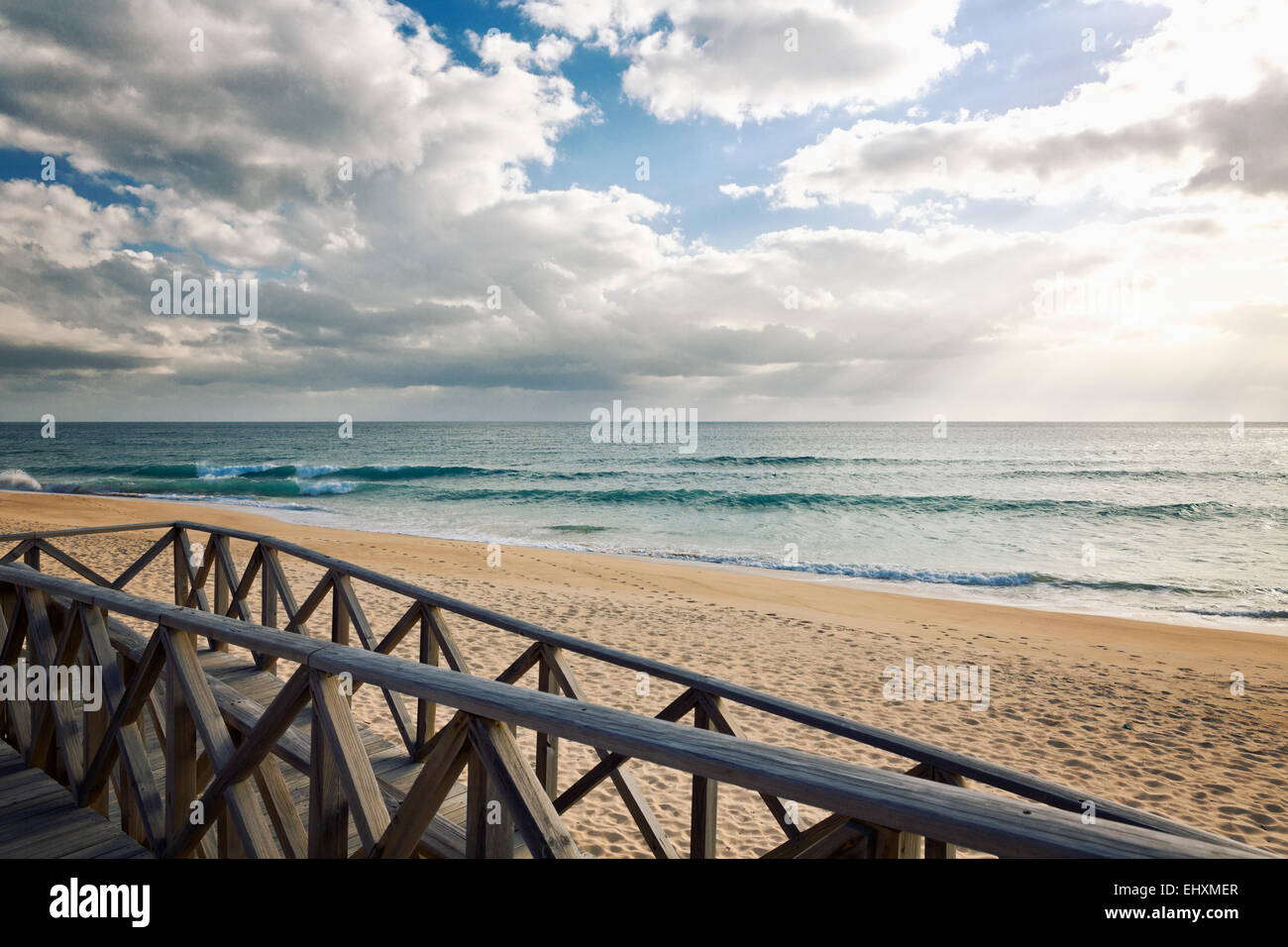 Il Portogallo, Algarve, Ria Formosa, Boardwalk per la spiaggia Foto Stock