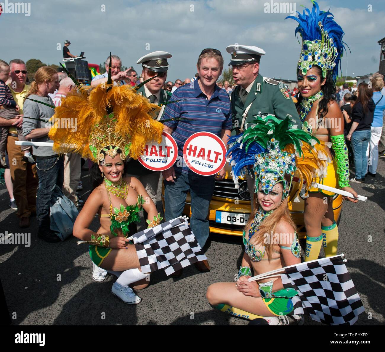 Cannonball 2014, un incontro annuale di 'supercar' appassionati con: Enda Kenny dove: Ballina, Irlanda quando: 13 Set 2014 Foto Stock