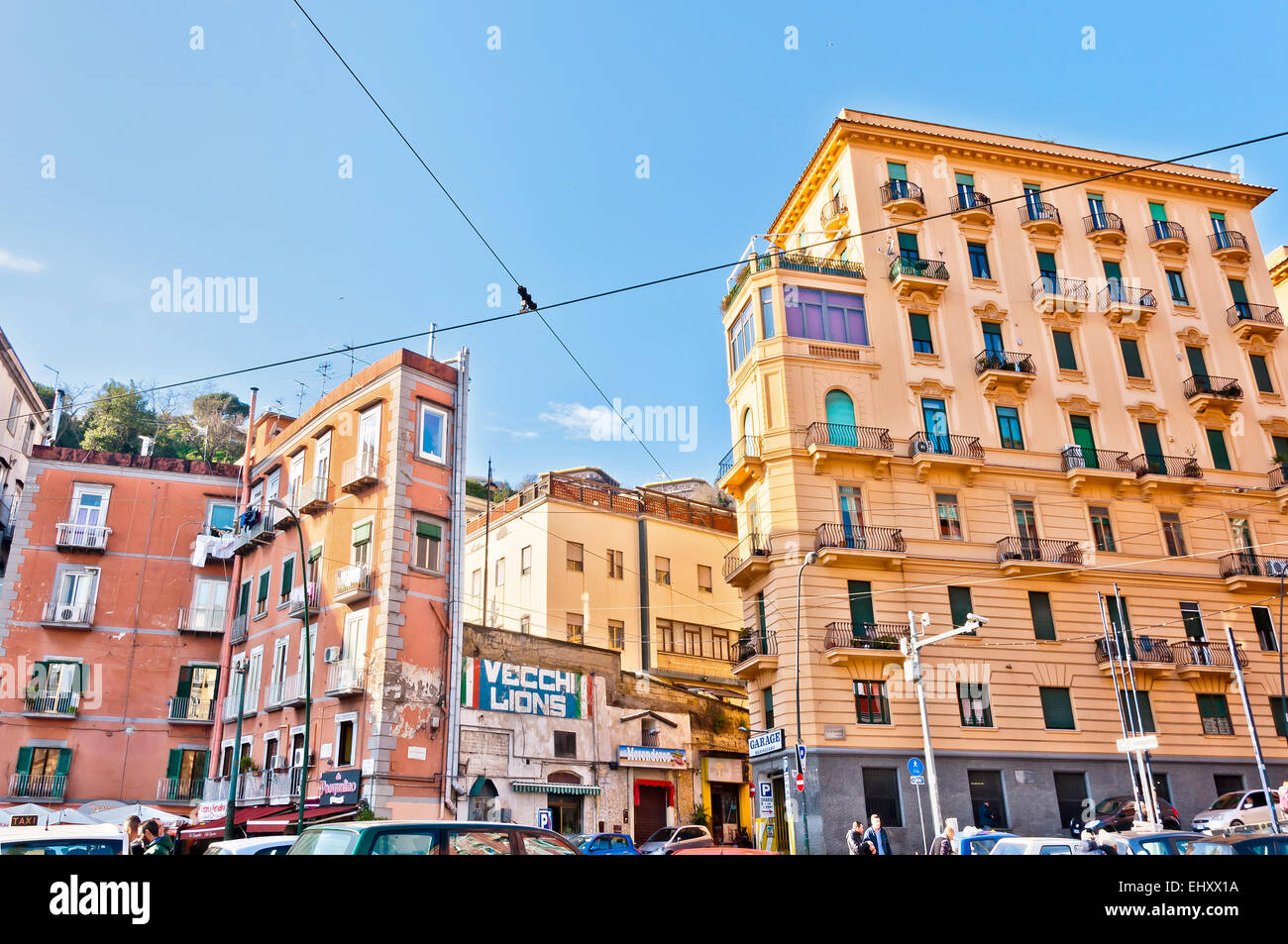 Napoli, Italia - 31 dicembre 2013: vista sulla strada del quartiere di Mergellina a Napoli, Italia. Napoli' centro storico della città è il grande Foto Stock