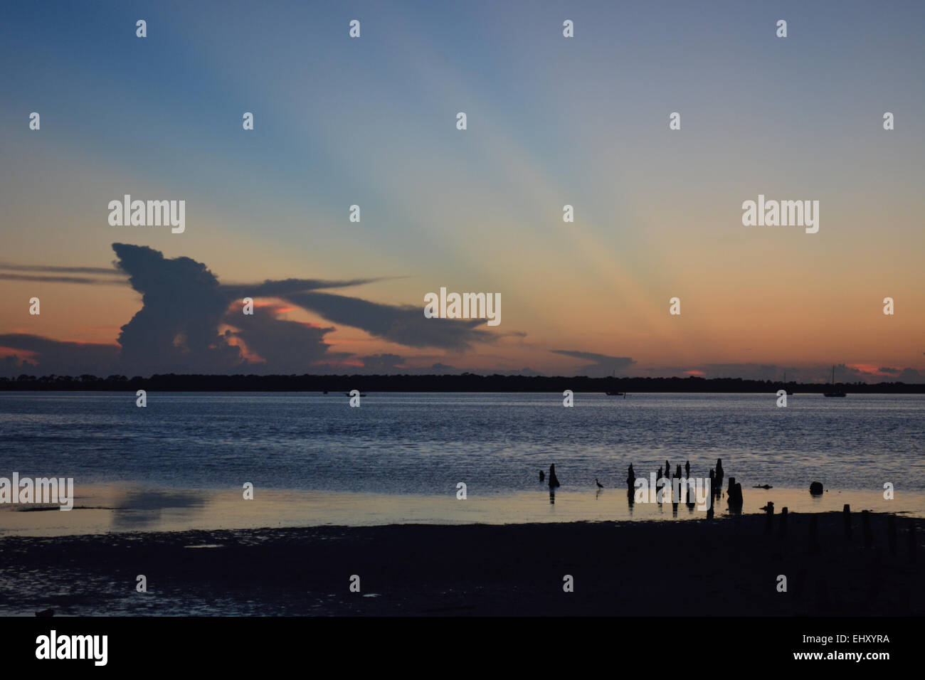 Tramonto sul Golfo del Messico da Dunedin, Florida, Stati Uniti d'America Foto Stock