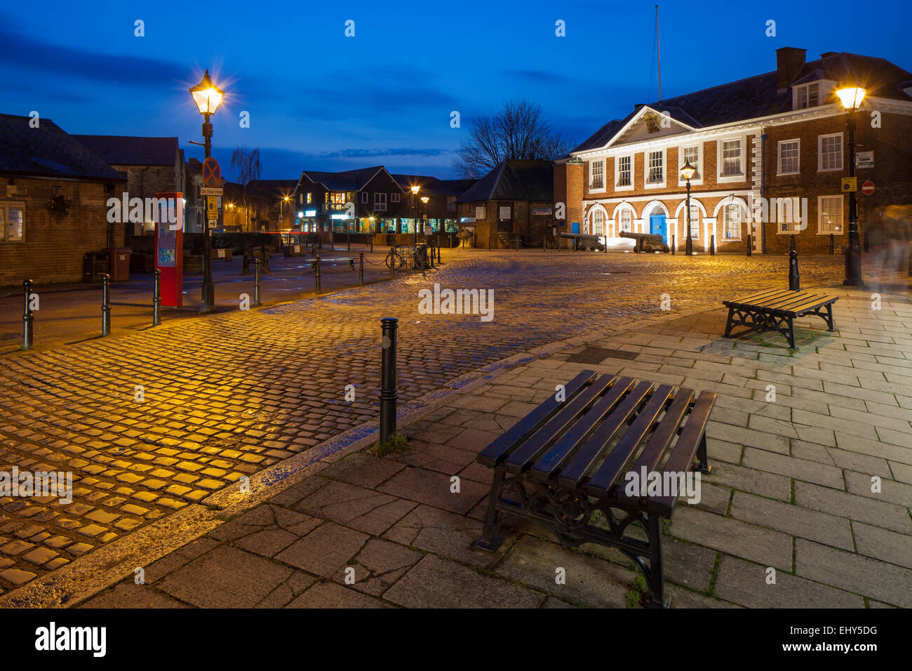 Serata al centro storico Custom House a Exeter, Regno Unito. Foto Stock