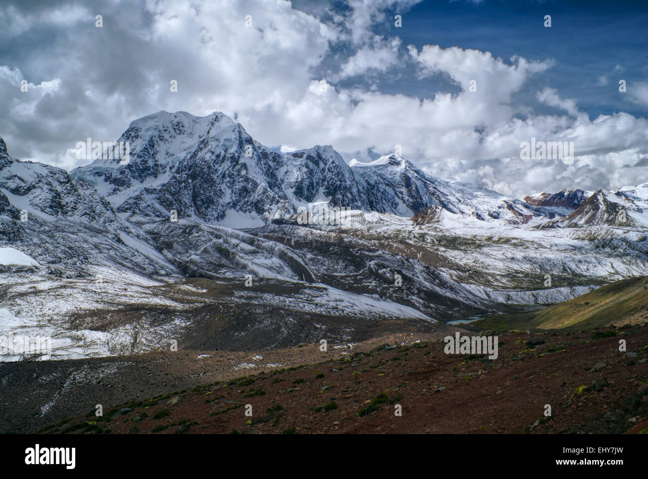 Vista pittoresca di alta altitudine sud americana Ande del Perù, Ausangate Foto Stock