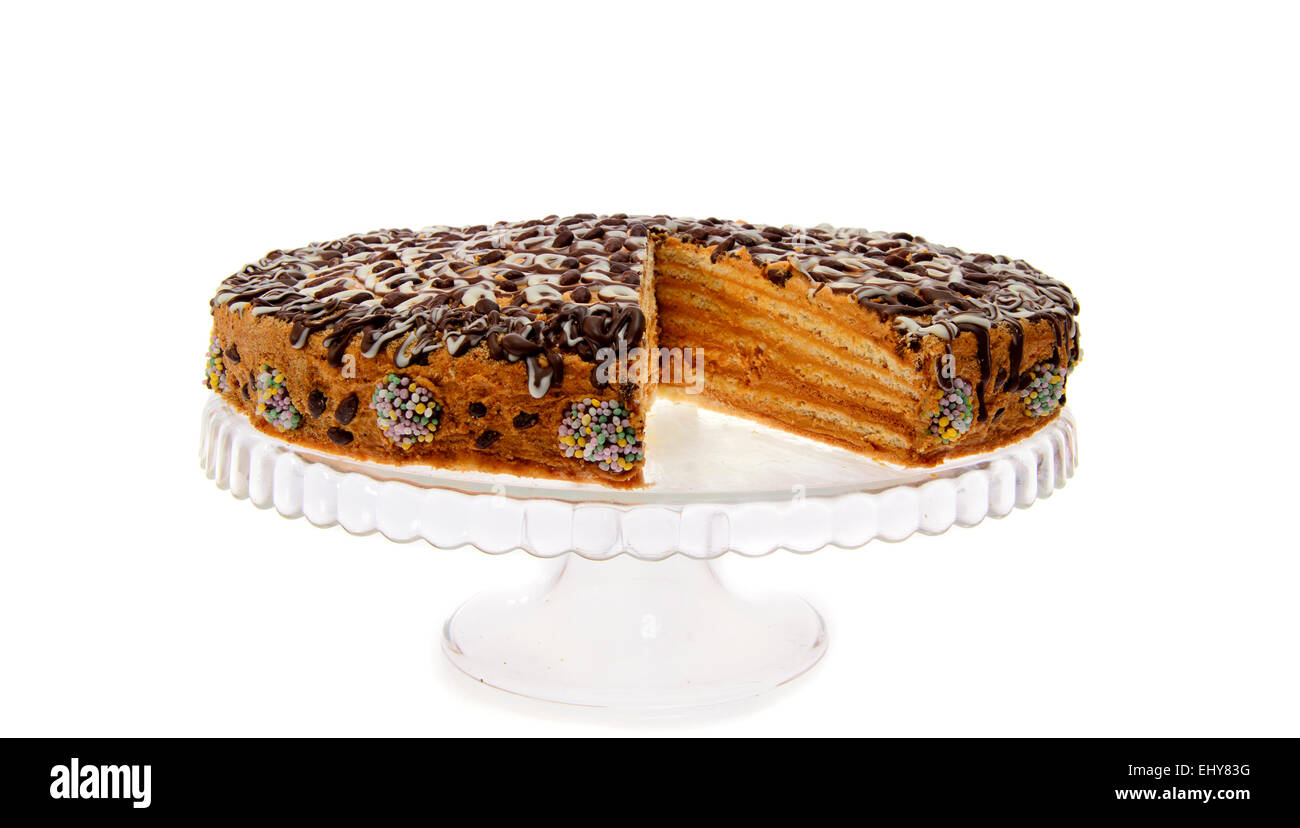 Dolce fetta di torta di miele. Isolato Foto Stock