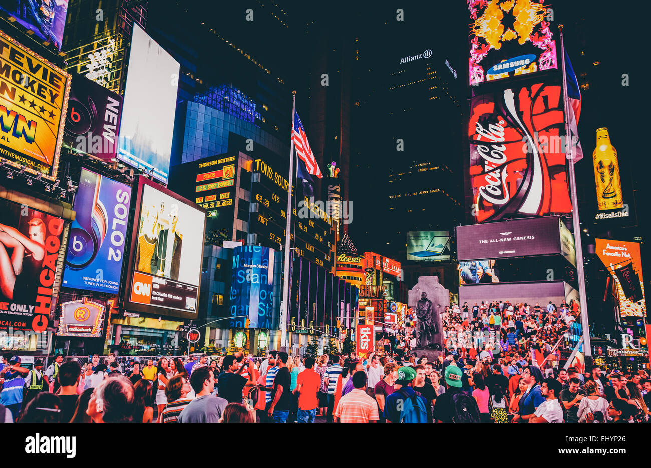 NEW YORK CITY - Agosto 24, 2014: Times Square di notte a Midtown Manhattan, a New York il 24 agosto 2014. Times Square è una ma Foto Stock
